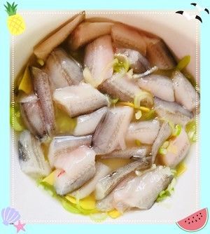 入口即化的酸汤豆腐鱼^_^（又名九肚鱼、龙头鱼）的做法步骤 第3步