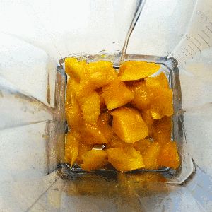 100个easy-to-make菜谱12 | 芒果奇亚籽布丁的做法步骤 第2步