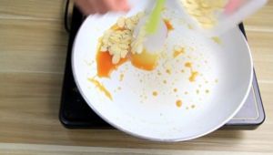Bakingpie-比蛋挞还简单的千层-杏仁焦糖千层酥的做法步骤 第5步