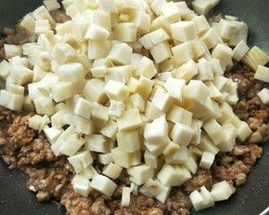 冬笋炒肉末--六月鲜酱油版的做法步骤 第8步