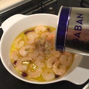 橄榄油焗洋菇虾仁的做法步骤 第3步