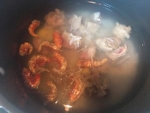 海鲜排骨粥的做法步骤 第4步