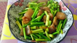 干煸五花肉（配菜可自己选择）的做法步骤 第4步
