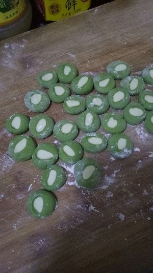 白菜饺子(素馅儿:萝卜玉米豆腐馅儿)的做法步骤 第8步