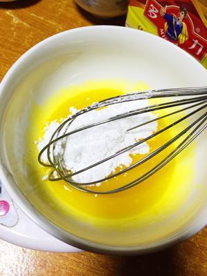 抹茶红豆蛋糕卷（圣诞风浓浓）的做法步骤 第3步