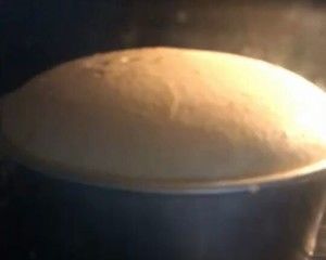有着最详细的视频和最不详细的文字的八寸戚风蛋糕的做法步骤 第14步