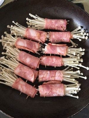 培根金针菇卷(简单快手)的做法步骤 第2步