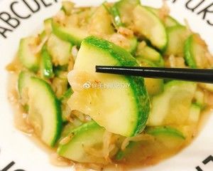 小鸡饭团+西葫芦炒虾皮+虾皮秋葵蒸蛋+燕麦杏仁羹的做法步骤 第3步