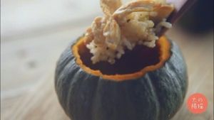 南瓜盅口蘑鸡肉炒饭 | 太阳猫早餐的做法步骤 第4步