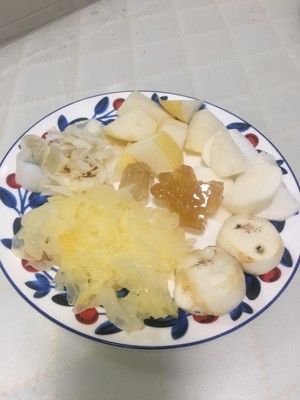 雾霾天清肺糖水的做法步骤 第1步