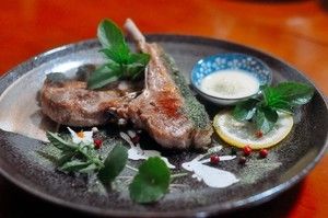 带着海苔味的煎羊排的做法步骤 第3步