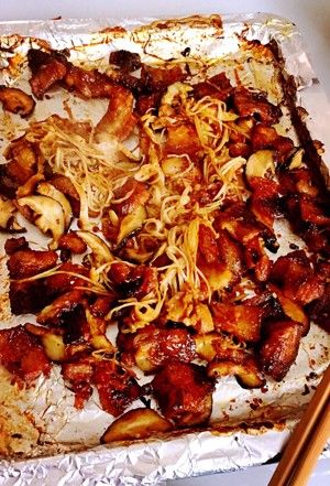 烤盘烤五花肉+菌类的做法步骤 第6步