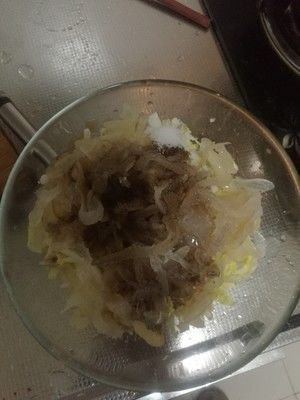 白菜拌海蜇丝的做法步骤 第2步