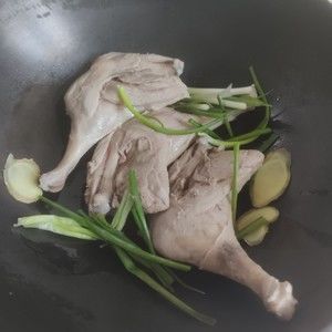 上海酱鸭腿的做法步骤 第1步