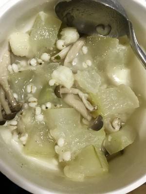 冬瓜薏米山药蟹味菇汤的做法步骤 第1步