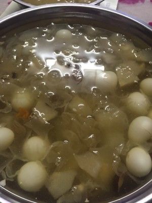 雪梨银耳鸡蛋红枣糖水的做法步骤 第3步