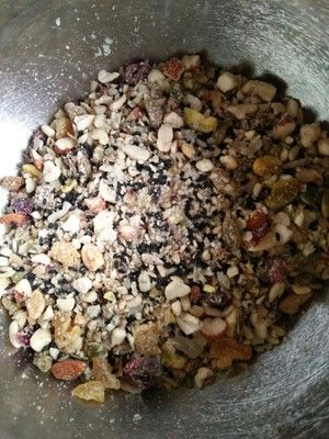 五仁月饼馅料的做法步骤 第1步