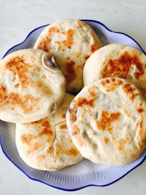 松软的自制豆沙发面饼的做法步骤 第6步