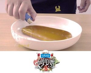 【姐姐好饿】小S：复杂的乌鱼子 原来还有甜甜的味道~（酒烤乌鱼子）的做法步骤 第1步