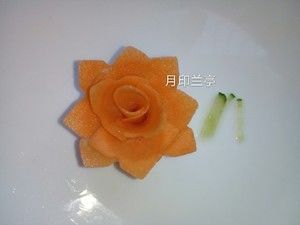 简单美丽的盘饰（4）——（不会雕刻也能做出）萝卜拼装花的做法步骤 第27步