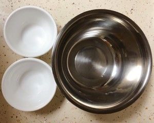 【绵软软de电饭锅蛋糕】第1次就成功哒👉炒鸡好吃de彤小宝鸭鸭蛋糕的做法步骤 第4步
