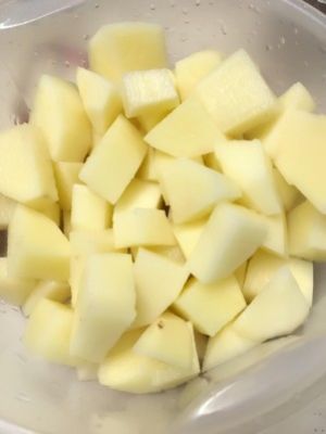 腊肠土豆焖饭（两人食用）的做法步骤 第5步