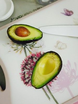 牛油果菠菜青酱意面的做法步骤 第2步