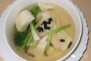 防治初期感冒发烧---葱豉汤的做法步骤 第1步