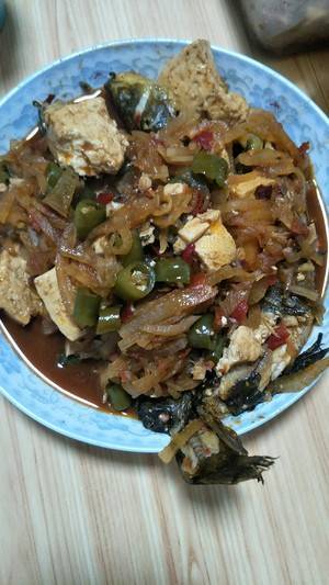 汪刺鱼炖豆腐萝卜的做法步骤 第7步