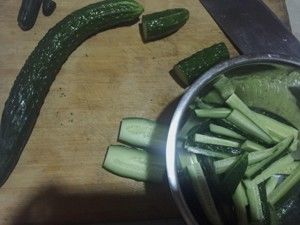 凉拌黄瓜条的做法步骤 第1步