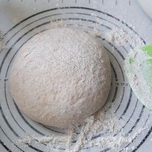 对新手友好的乡村免揉欧包（全麦乳清版，烤箱是北鼎T752）的做法步骤 第6步