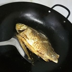 豆瓣鲫鱼（喜头鱼）的做法步骤 第3步