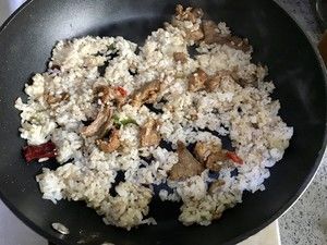 粒粒分明蛋炒饭~少油饭不粘~的做法步骤 第8步