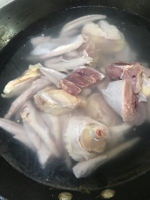 家常版可乐鸡翅尖的做法步骤 第1步