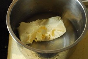 一只锅子煮“白酱海鲜意面”的做法步骤 第2步