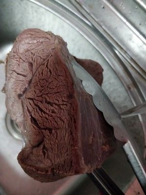 风味十足的牛肉酱的做法步骤 第1步