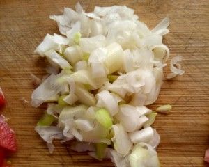 香菇火腿肠挂面的做法步骤 第3步