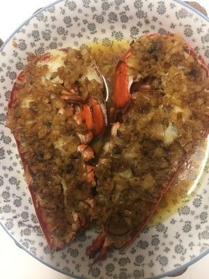 蒜蓉豉汁蒸龙虾（龙虾两吃）的做法步骤 第3步