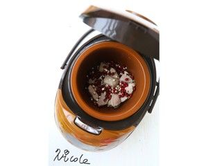 红豆薏米煲瘦肉(伊莱特能量土锅)的做法步骤 第4步