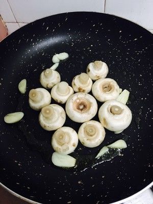 香煎双孢菇的做法步骤 第4步