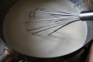 【山姆厨房】香蕊草莓奶油布丁杯的做法步骤 第3步
