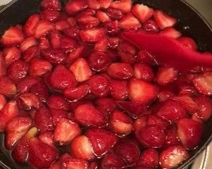 满满果肉草莓酱🍓的做法步骤 第9步