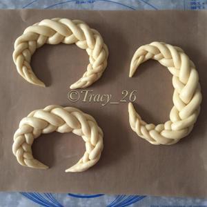 五股辫子金牛角面包的做法步骤 第9步