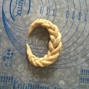 五股辫子金牛角面包的做法步骤 第8步
