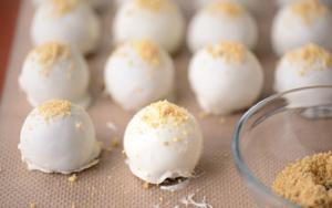 下雪的日子里躲在家里做白雪松露的做法步骤 第4步