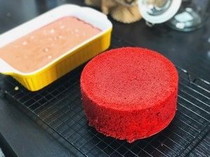 小猪佩奇红丝绒蛋糕的做法步骤 第1步