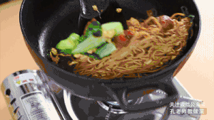 不想做饭，就来一盘快手炒面！的做法步骤 第8步