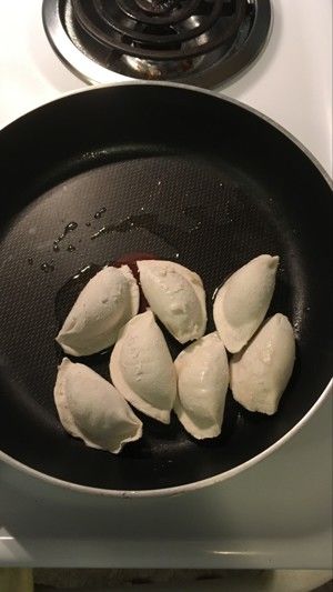 “家白” 速冻版抱蛋煎饺的做法步骤 第1步