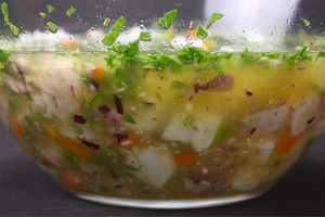 酸桔汁腌鱼(CEVICHE)秘鲁名菜的做法步骤 第1步