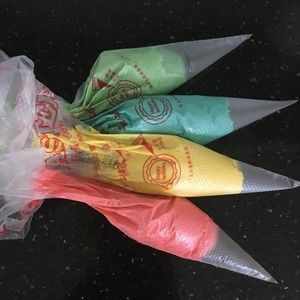 切开有惊喜之彩虹心形夹心蛋糕的做法步骤 第7步